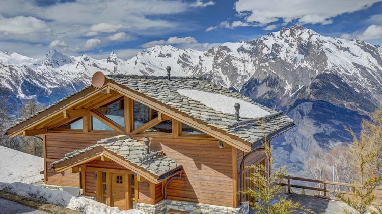 Chalet with a breathtaking view in Haute-Nendaz!