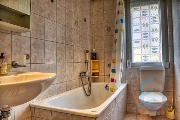 Apartment Sierre - Bathroom