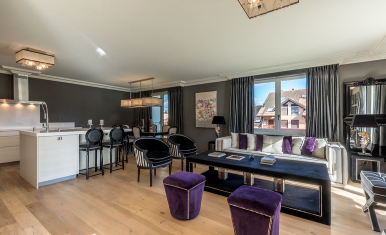 Luxury triplex apartment at the heart of the village